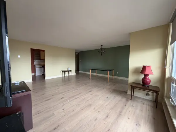 61 Richview RD #1402, Toronto W09, ON M9A 4M8