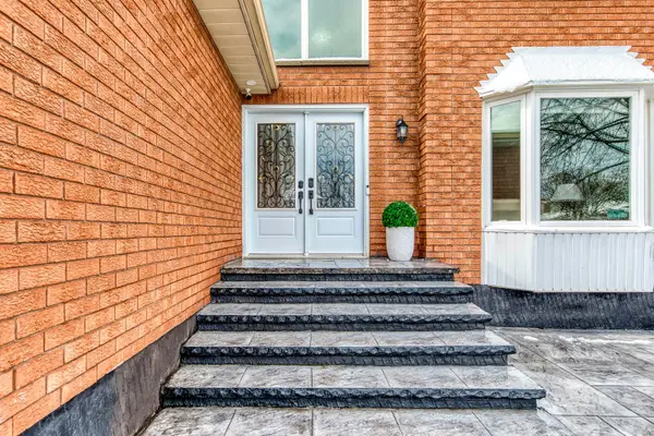 2519 Wynten WAY, Oakville, ON L6J 7K5