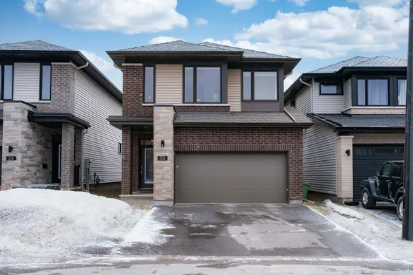 52 Whooping Crane RDG, Blossom Park - Airport And Area, ON K4M 0P2