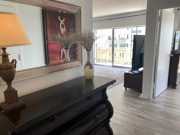 6211 W Northwest Highway #G811, Dallas, TX 75225