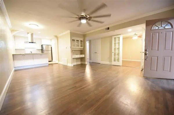 4206 Hawthorne Avenue #102, Dallas, TX 75219