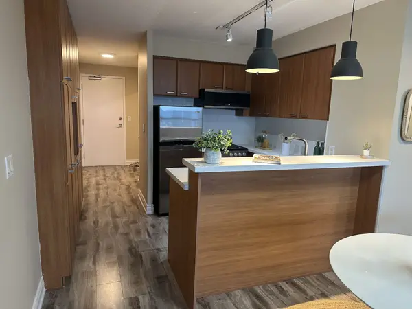 38 Lee Centre DR #801, Toronto E09, ON M1H 3J7