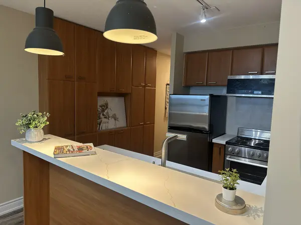 38 Lee Centre DR #801, Toronto E09, ON M1H 3J7