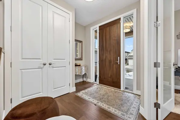 25 Rock Lake HTS NW, Calgary, AB T3G 0G1