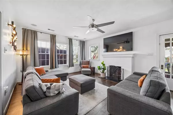 Dallas, TX 75208,1011 N Clinton Avenue