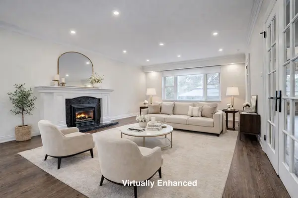 19 Lower Links RD, Toronto C12, ON M2P 1H5