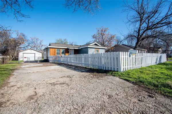 540 Hensley Drive, Grand Prairie, TX 75050