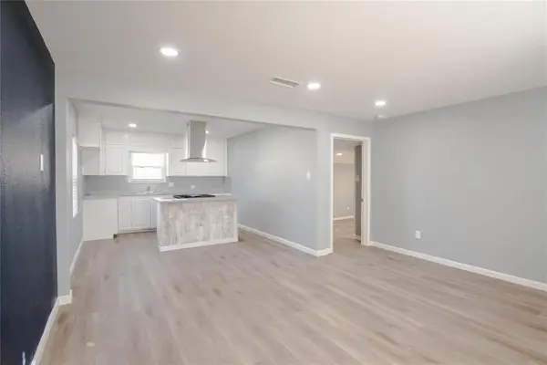 540 Hensley Drive, Grand Prairie, TX 75050