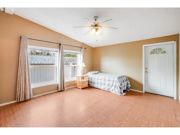 30500 S DEARDORFF RD, Molalla, OR 97038