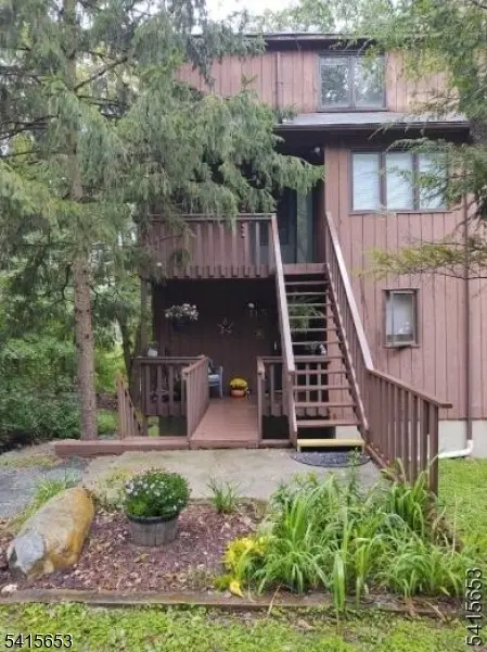 5 VILLAGE WAY #D-6, Vernon Twp., NJ 07462