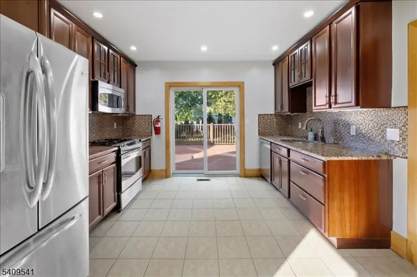 24-09 Rosalie St, Fair Lawn Boro, NJ 07410