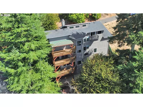 952 SUMMIT BLVD, Springfield, OR 97477