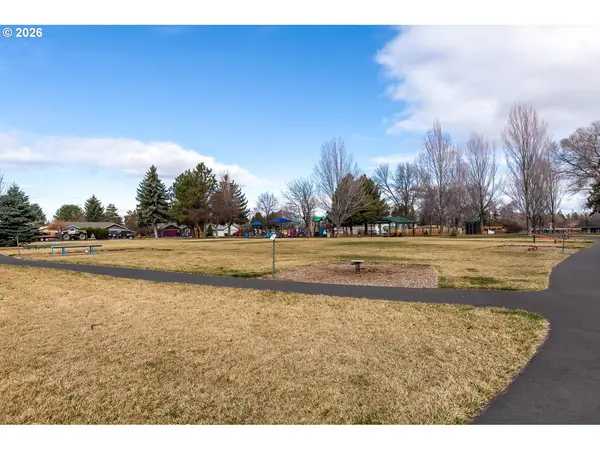 1650 SW 16TH ST, Redmond, OR 97756