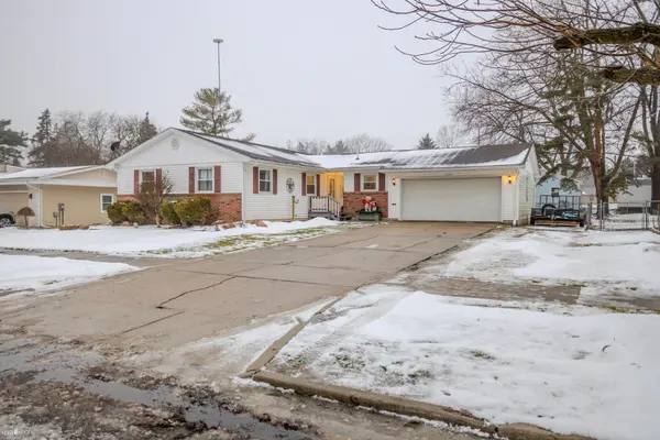 1004 Lincolnshire RD, St Johns, MI 48879