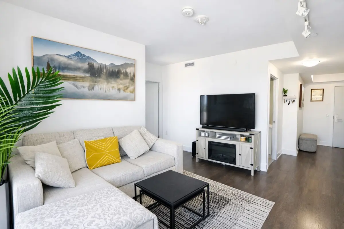 2550 Simcoe ST N #607, Oshawa, ON L1L 0R5