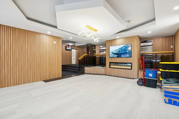 1210 Radom ST #209, Pickering, ON L1W 2Z3