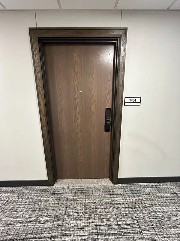 741 King ST W #1404, Kitchener, ON N2G 0E9