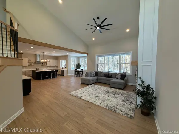 2323 Canterwood, Highland Twp, MI 48357