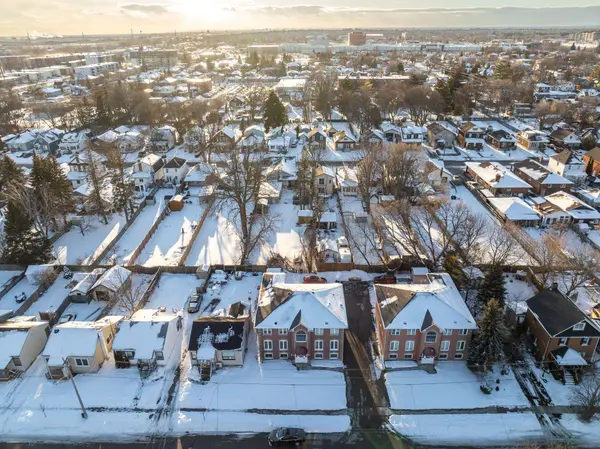 180 Nassau ST, Oshawa, ON L1J 4A5