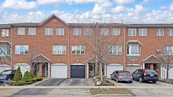 38 Rumi CRES, Toronto C13, ON M4A 2X6