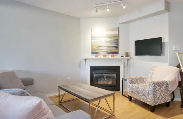 2940 HEADON FOREST DR #21, Burlington, ON L7M 4G9