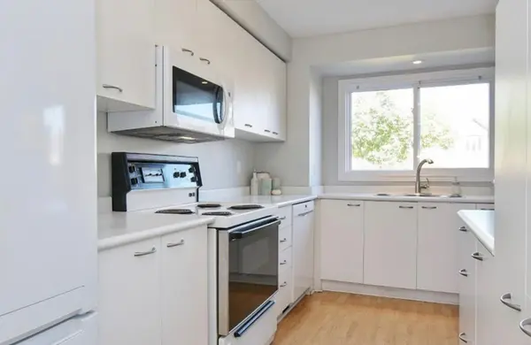 2940 HEADON FOREST DR #21, Burlington, ON L7M 4G9