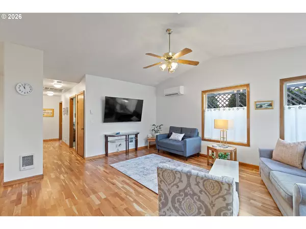 Waldport, OR 97394,1420 SW FAIRWAY DR