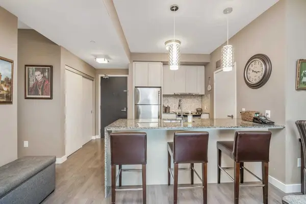 5025 Harvard RD #202, Mississauga, ON L5M 0W5