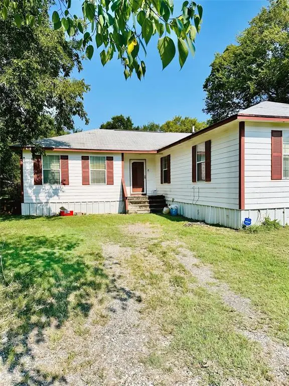 300 SW 3rd Street, Hubbard, TX 76648