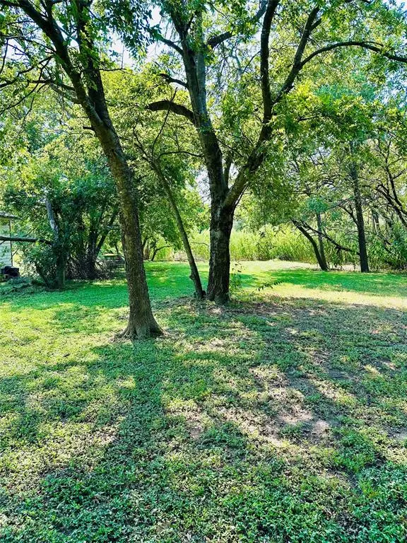 300 SW 3rd Street, Hubbard, TX 76648