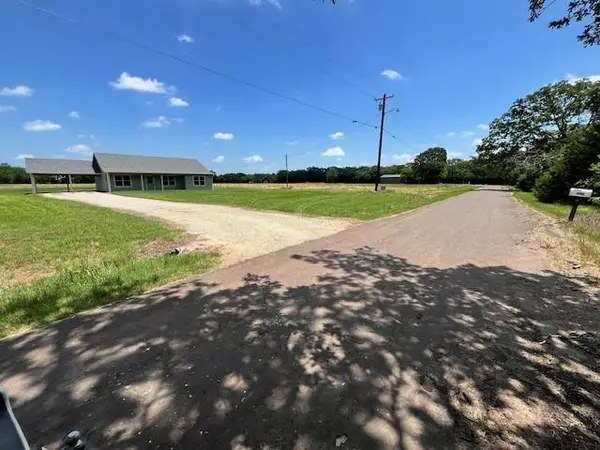 300 COUNTY ROAD 1118, Brashear, TX 75420