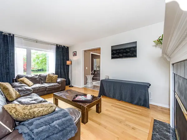 2460 Sixth Line, Oakville, ON L6H 5Z8