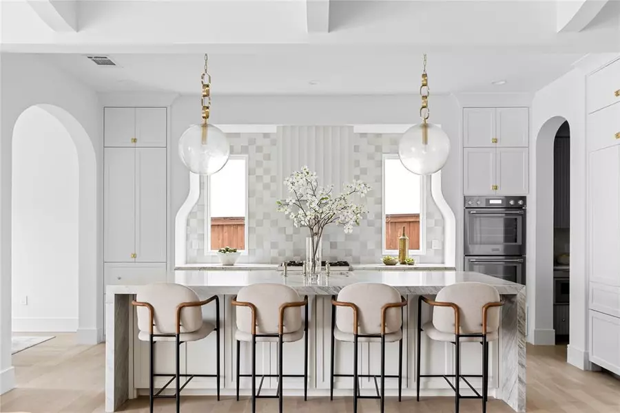 6454 Kenwood Avenue, Dallas, TX 75214