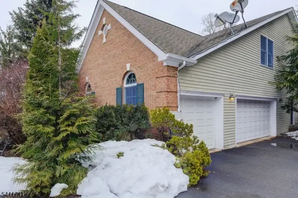 18 Tree Top Ln, Chatham Twp., NJ 07928