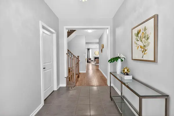 73 Jim Mortson DR, East Gwillimbury, ON L9N 0R8