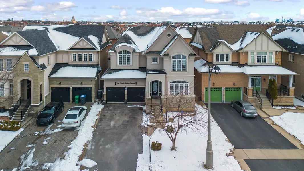 44 Eaglesprings CRES, Brampton, ON L6P 2W2