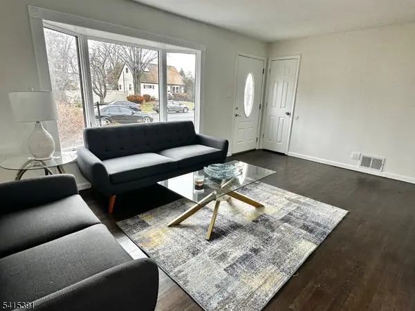 24 Susan Ln, East Brunswick Twp., NJ 08816