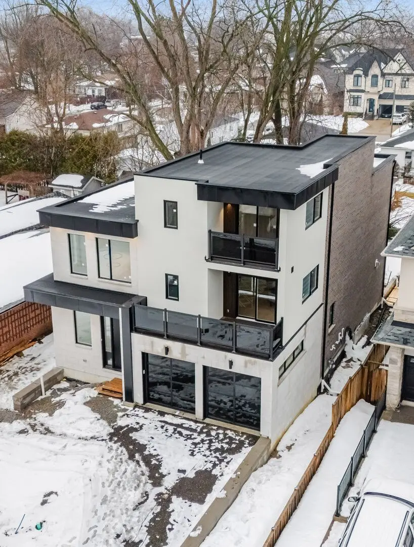 711 Hillview CRES, Pickering, ON L1W 2R6