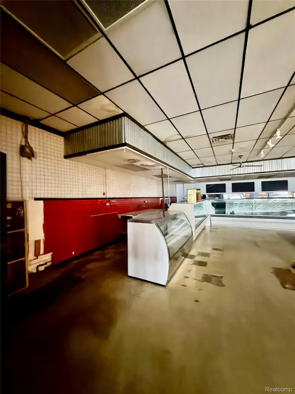 28418 Telegraph RD, Flat Rock, MI 48134