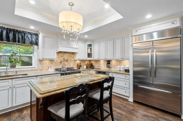 1432 Sylvan Avenue, Dallas, TX 75208