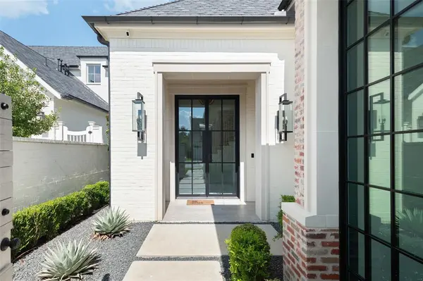 9134 Bluff Hollow Court, Dallas, TX 75220