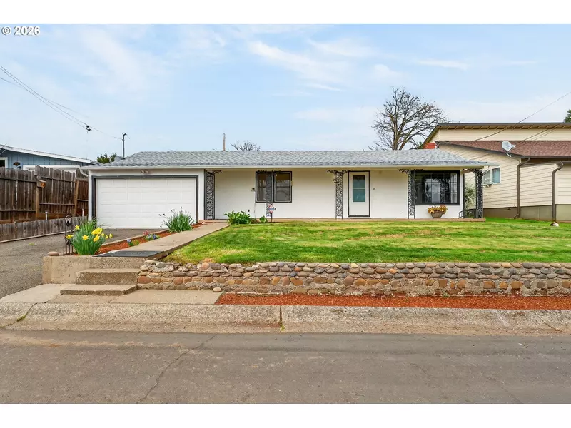 262 NW CECIL AVE, Roseburg, OR 97470