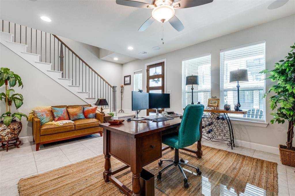 8277 Laflin Lane, Dallas, TX 75231