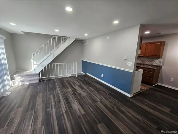 28219 Raleigh Crescent DR, Chesterfield Township, MI 48051