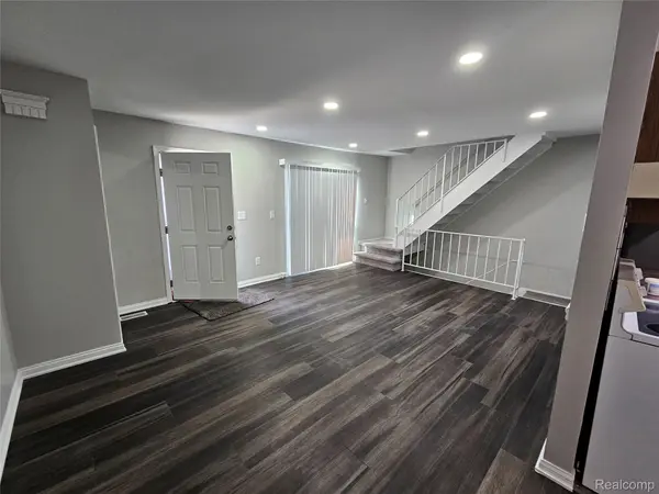 28219 Raleigh Crescent DR, Chesterfield Township, MI 48051