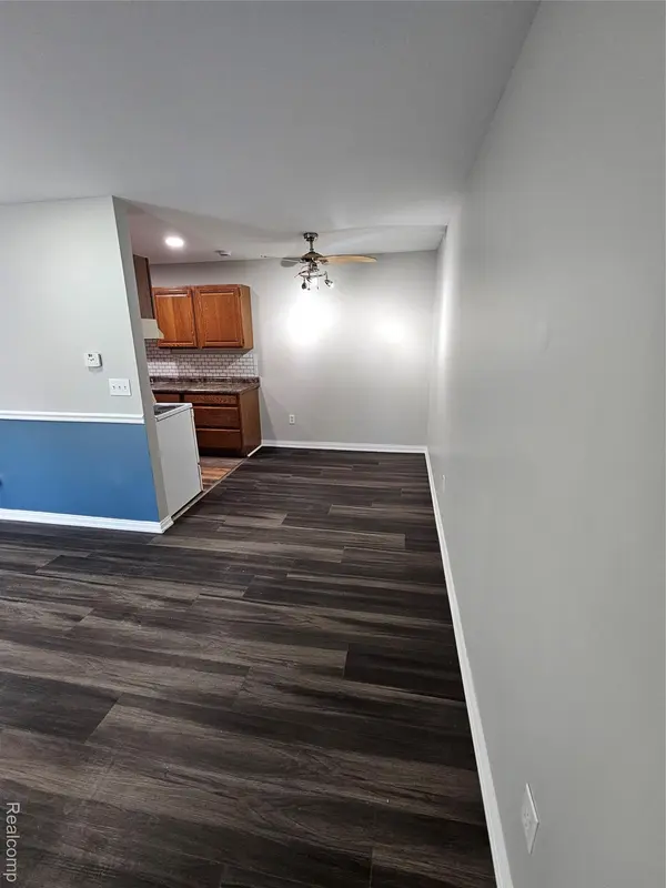 28219 Raleigh Crescent DR, Chesterfield Township, MI 48051