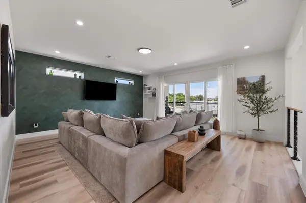 4029 Ivanhoe Lane, Dallas, TX 75212