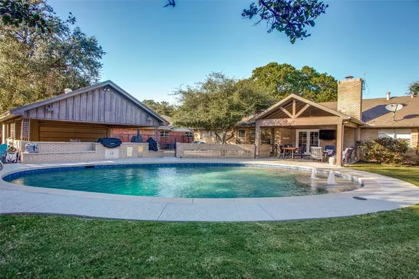 4321 Selkirk Drive W, Fort Worth, TX 76109