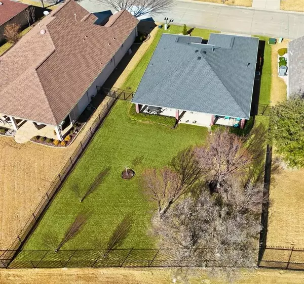 Denton, TX 76207,9621 Applewood Trail