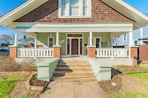 818 W Richmond Avenue, Fort Worth, TX 76110